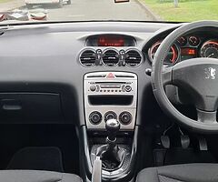 Peugeot 308  1.6 HDI - Image 5/8