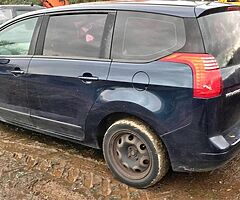 2011 PEUGEOT 5008 1.6 HDI FOR PARTS! - Image 4/4