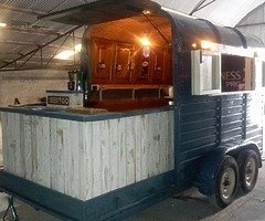 Mobile bar trailer horse box - Image 4/10