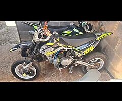 Stomp 140cc Supermoto