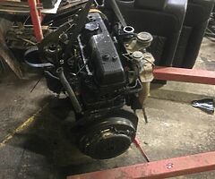 Mitsubishi pajero mk2 2.5 engine and box parts available