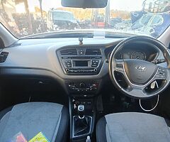 2015 HYUNDAI I20 1.3 PETROL MANUAL FOR BREAKING ONLY! - Image 4/6