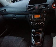 08 Toyota Avensis - Image 9/10