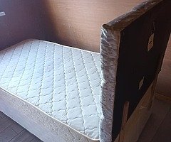 Single bed and mattress with velvet head bord mint