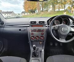 Mazda 3 Sedan 1.6 Diesel - Image 4/7