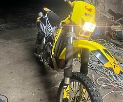 Suzuki drz400