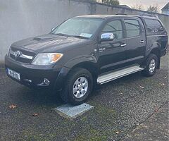 Hilux Sr5 manual 2.5 D4d crew cab , with canopy diesel