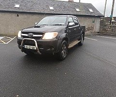 2005 Toyota hilux auto