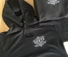 We do logo or business names on the hoodies - Image 5/8