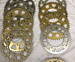 GSXR rear 520 race sprockets and carriers