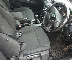 2012 Skoda superb 1.6 tdi - Image 8/11