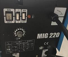 Brand new Mig Welder 220