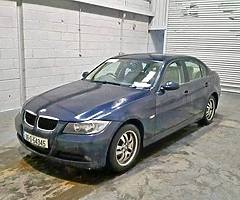 2 BMW E90 FOR PARTS BREAKIG