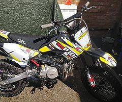 M2R KM140 pit bike