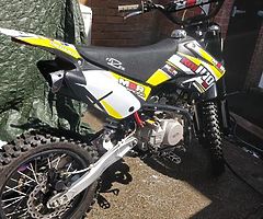 M2R KM140 pit bike