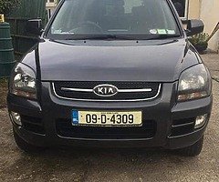 Kia Sportage 2009 2L - Image 2/4