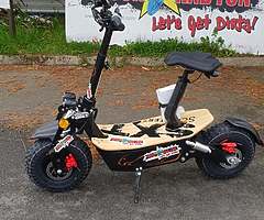 20 KPH EEC Road legal Scooter SXT (SMILEYSCOOT) @ muckandfun - Image 9/10