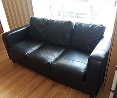 Black Leather 3&2 Seater - Image 4/4