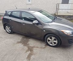 Mazda 3 1.6 diesel 2011 door need attention