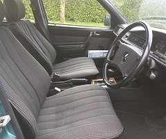 Mercedes 190petrol 2.0Automatic - Image 7/10