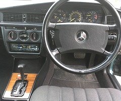 Mercedes 190petrol 2.0Automatic - Image 9/10