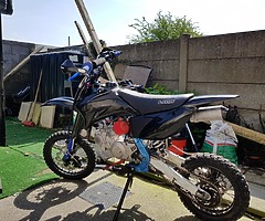 Pit bike