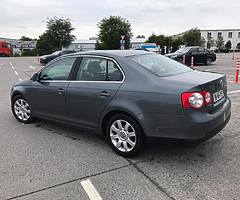 08 Volkswagen Jetta TDI (DSG Gearbox) - Image 3/7