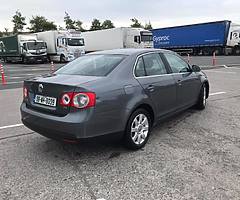 08 Volkswagen Jetta TDI (DSG Gearbox) - Image 4/7