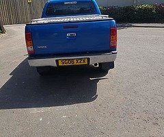 Toyota Hilux 2006 Full mot