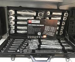 23 piece Flexible Ratchet Spanner Set