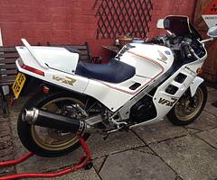 1986 Honda VFR 700 - Image 7/10