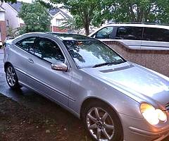 2004 Mercedes-Benz C-Class - Image 4/7