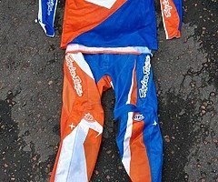 Adult motocross garage clear out - Image 7/10