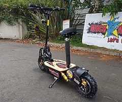 EVO Powerboard 60 KPH 2000 watt Mega scooter @ muckandfun - Image 4/9