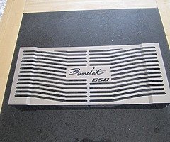 Suzuki GSF 650 Bandit Radiator Grill Cover.