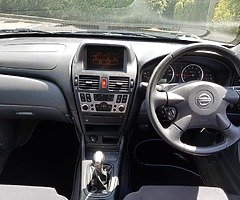 2005 nissan almera se