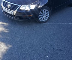 Volkswagen Passat 1.9 - Image 2/10