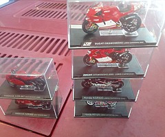 Model racing bikes - Image 8/9