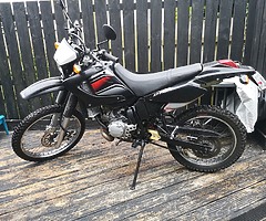 Dt125re