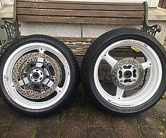 Honda CBR1000rr WHEELS/ RIMS with discs - Image 4/4