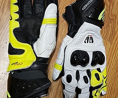 Alpinestars gp pro r2 gloves *****BRAND NEW****