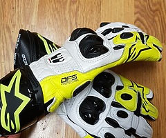 Alpinestars gp pro r2 gloves *****BRAND NEW**** - Image 3/3