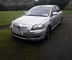 2007 Toyota Avensis saloon