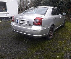 2007 Toyota Avensis saloon