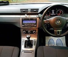 2010 Volkswagen Atlas - Image 4/8