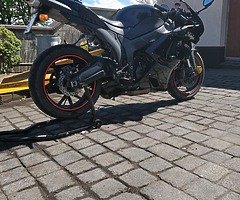 Kawasaki zx6r black edition