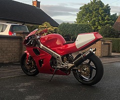 Vfr 750 rc45 replica, full years mot