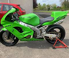 Kawasaki ZX9R