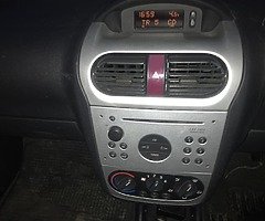 2004 vauxhall corsa 1.2 sxi 16v - Image 6/9