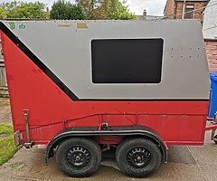 8x5 box trailer